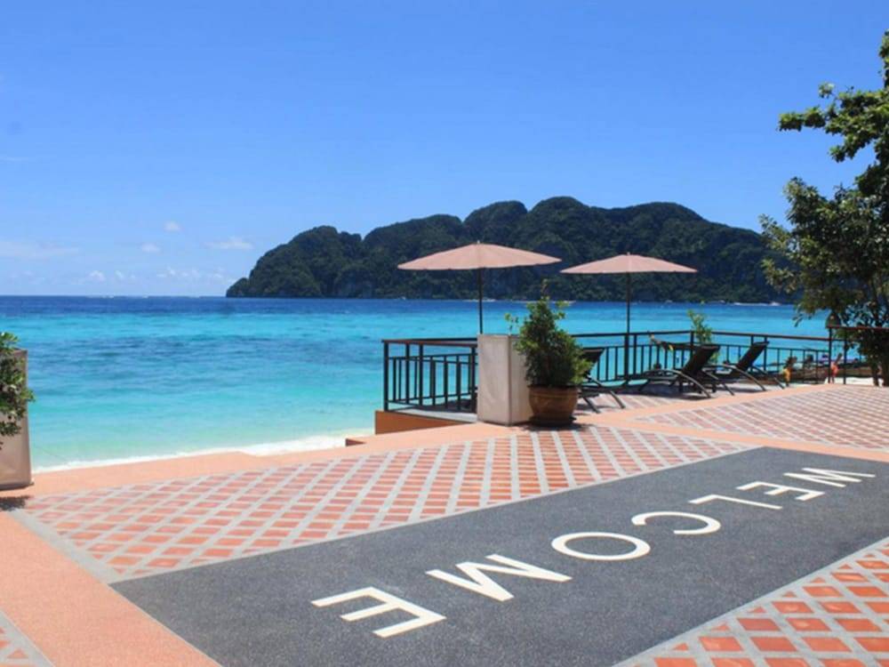 Phi Phi Long Beach Resort & Villa