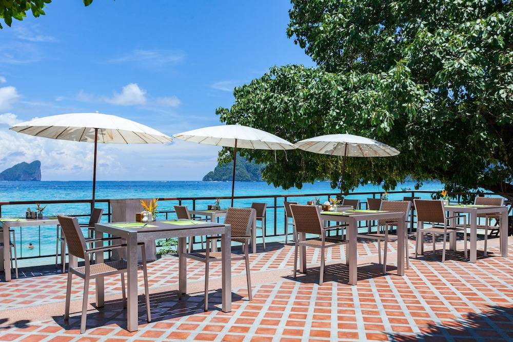 Phi Phi Long Beach Resort & Villa