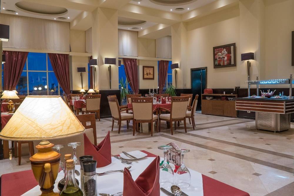 CLEOPATRA LUXURY RESORT MAKADI BAY