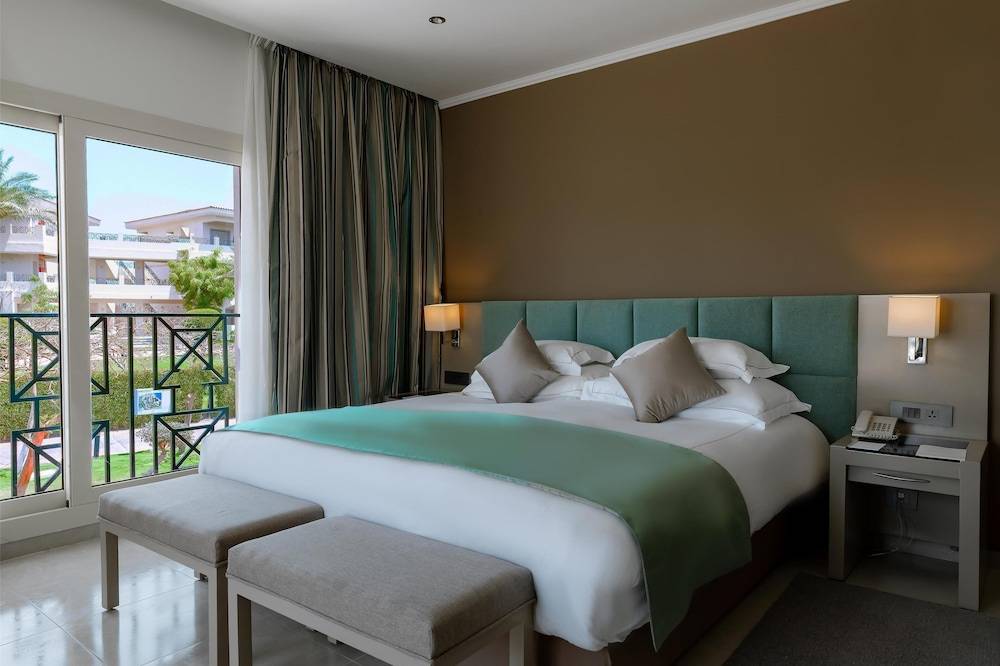 CLEOPATRA LUXURY RESORT MAKADI BAY