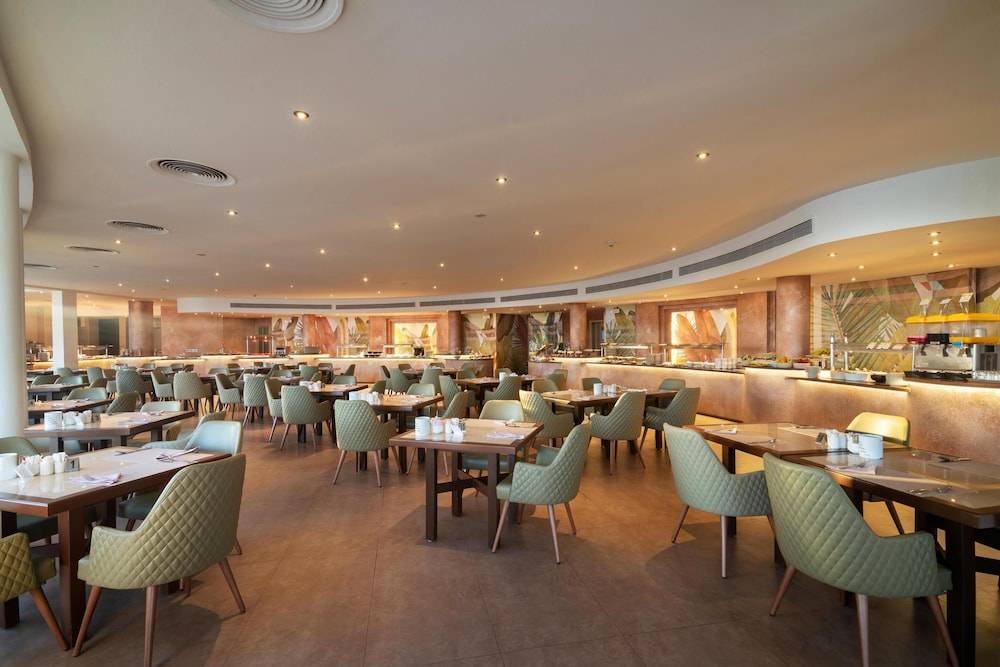 CLEOPATRA LUXURY RESORT MAKADI BAY