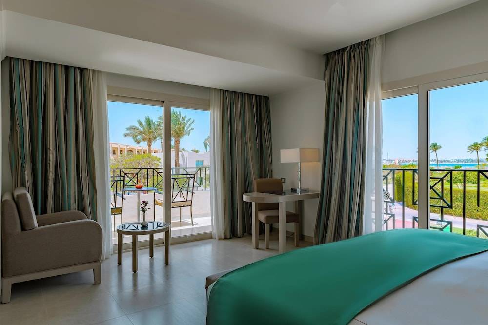 CLEOPATRA LUXURY RESORT MAKADI BAY