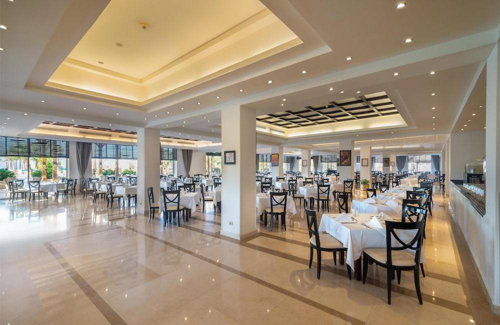 CLEOPATRA LUXURY RESORT MAKADI BAY