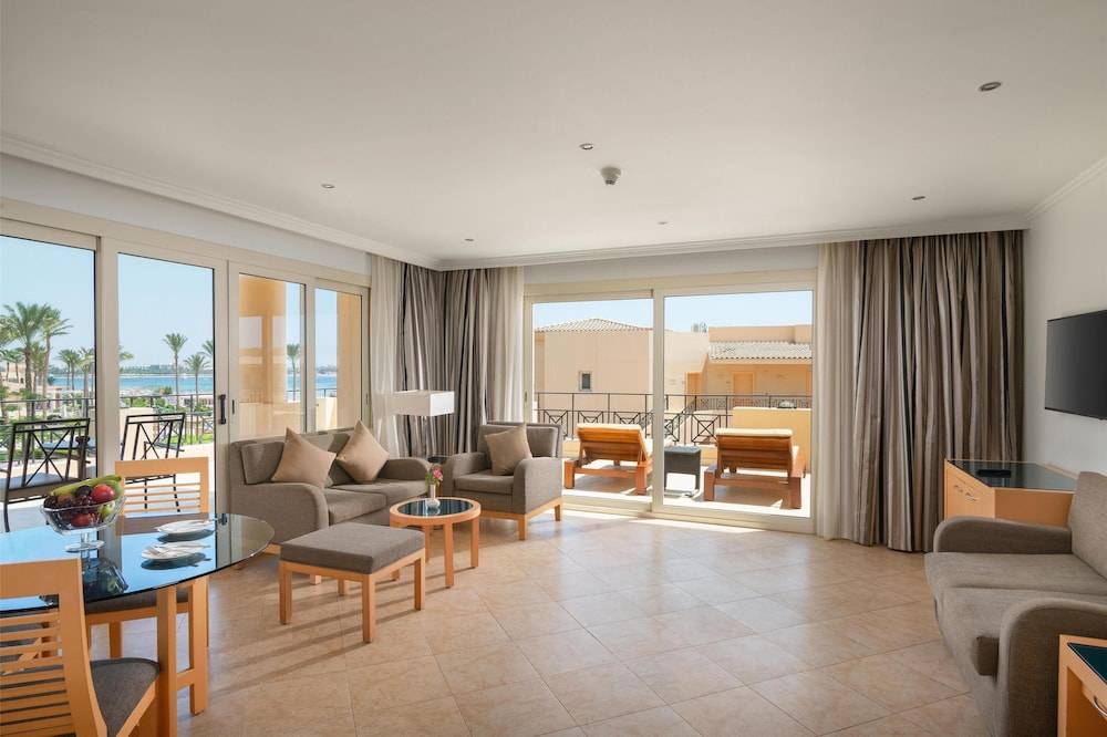 CLEOPATRA LUXURY RESORT MAKADI BAY