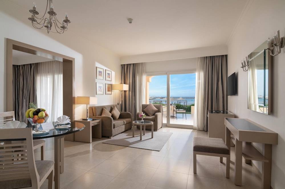 CLEOPATRA LUXURY RESORT MAKADI BAY