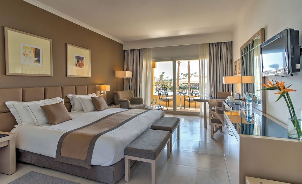 CLEOPATRA LUXURY RESORT MAKADI BAY