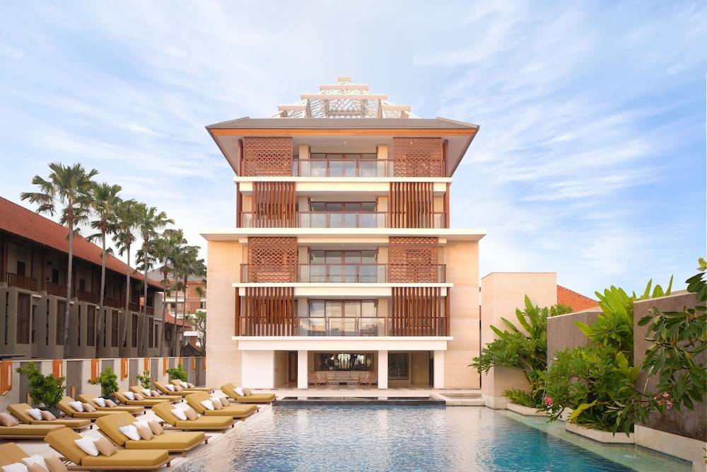 The Bandha Hotel & Suites