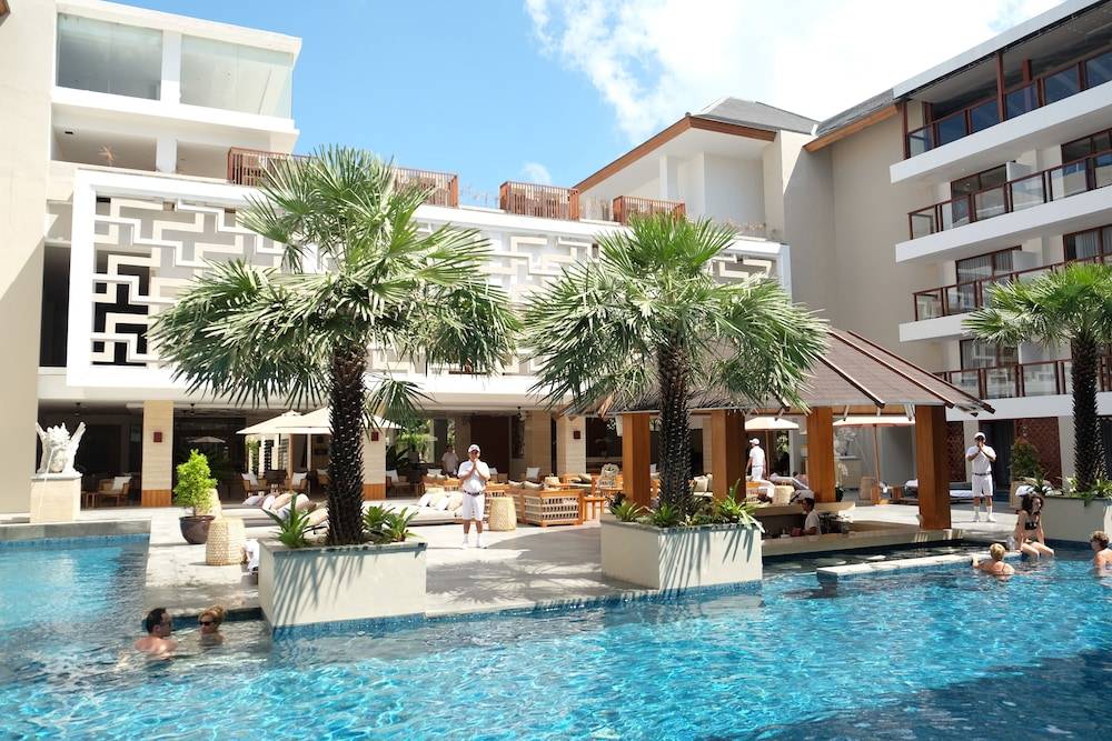 The Bandha Hotel & Suites