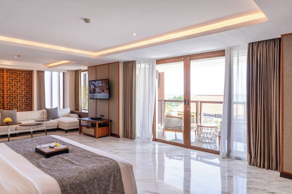 The Bandha Hotel & Suites