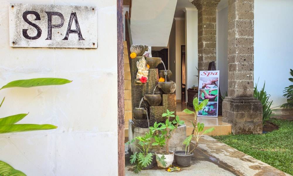 Puri Saron Baruna Beach