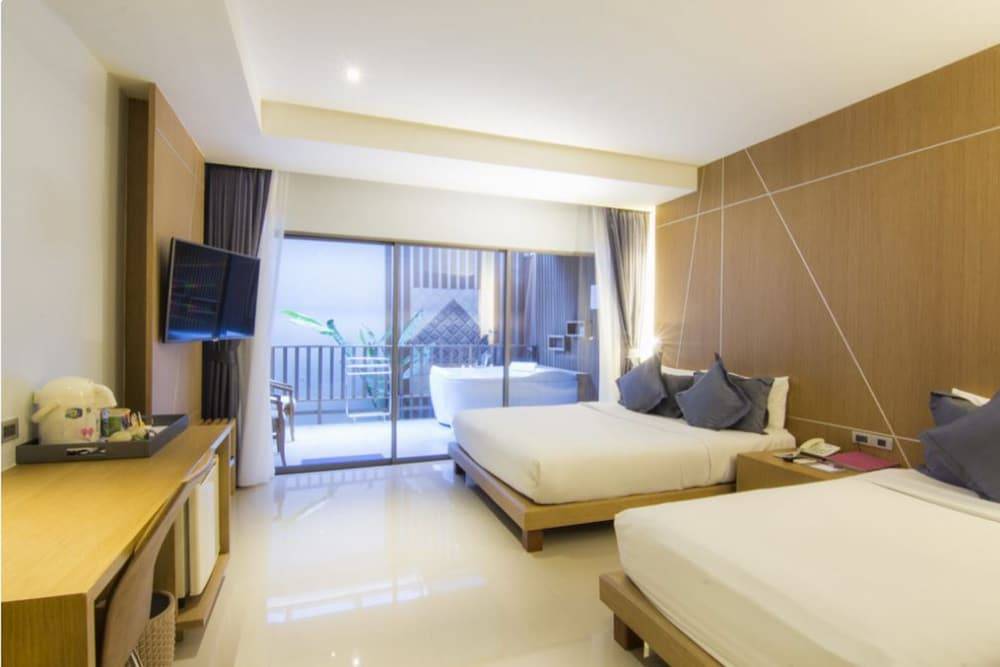 Chaweng Cove Beach Resort