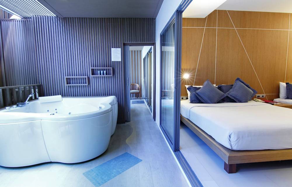 Chaweng Cove Beach Resort