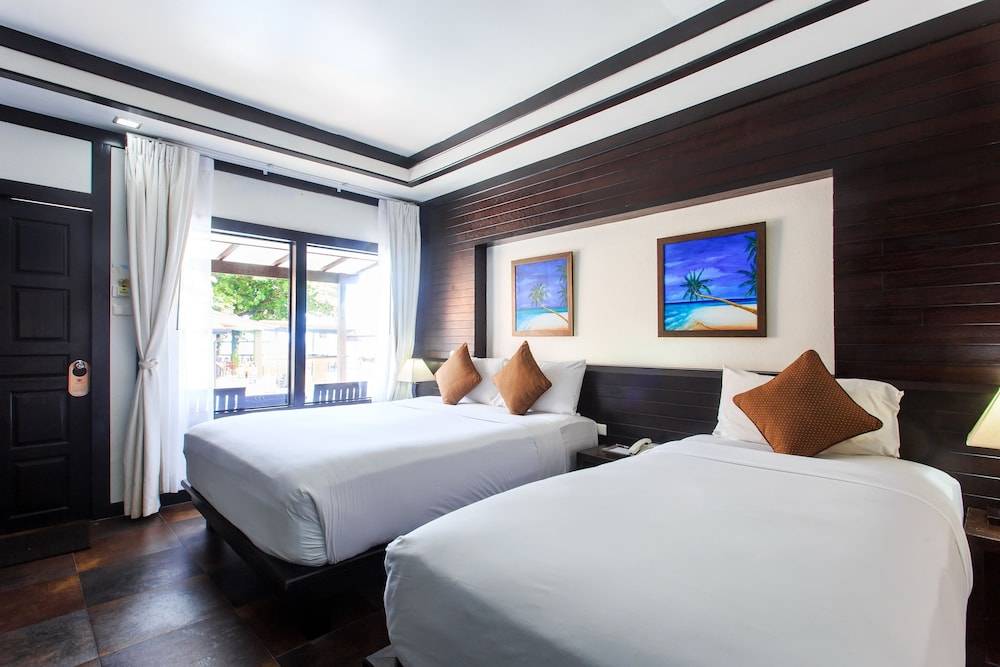 Chaweng Cove Beach Resort