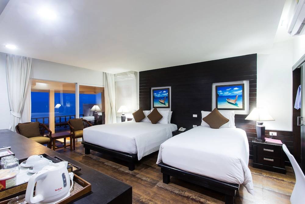 Chaweng Cove Beach Resort