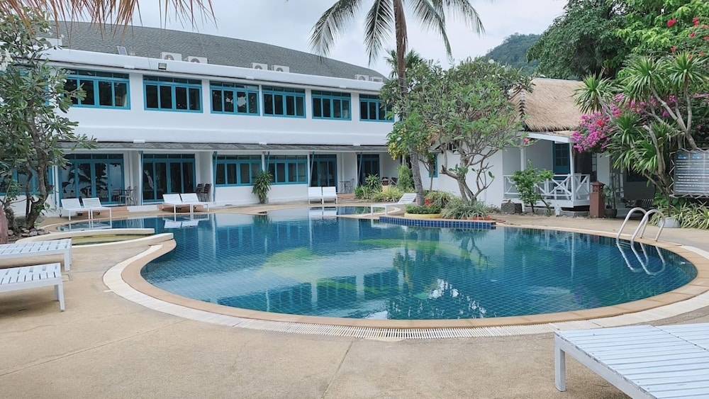 Sand Sea Resort and Spa