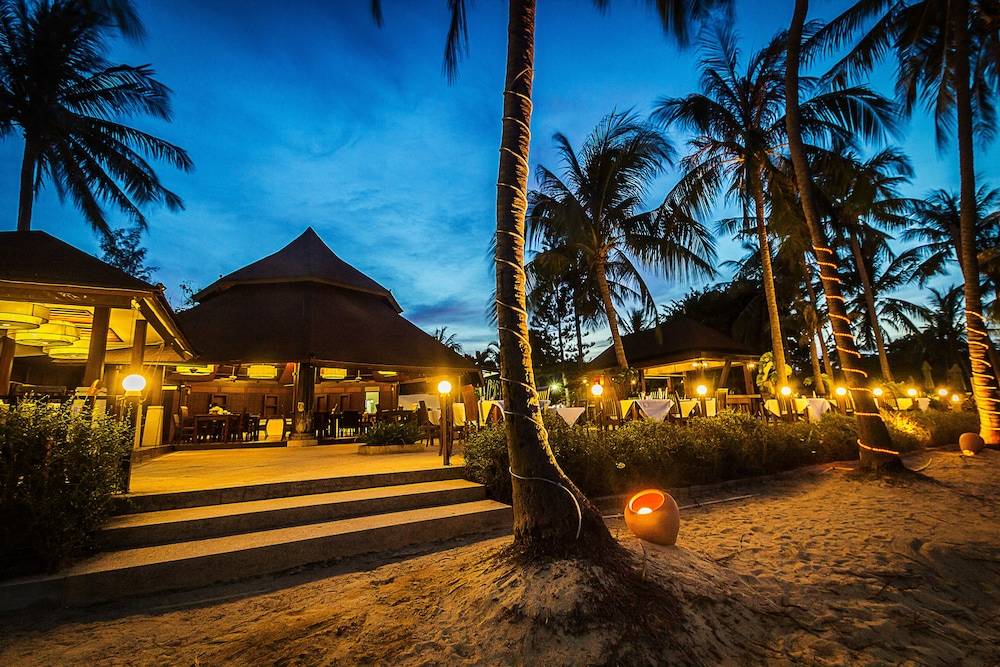 Coco Palm Beach Resort