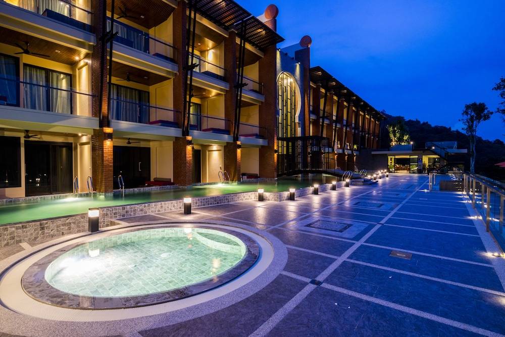 Phu Pi Maan Resort & Spa