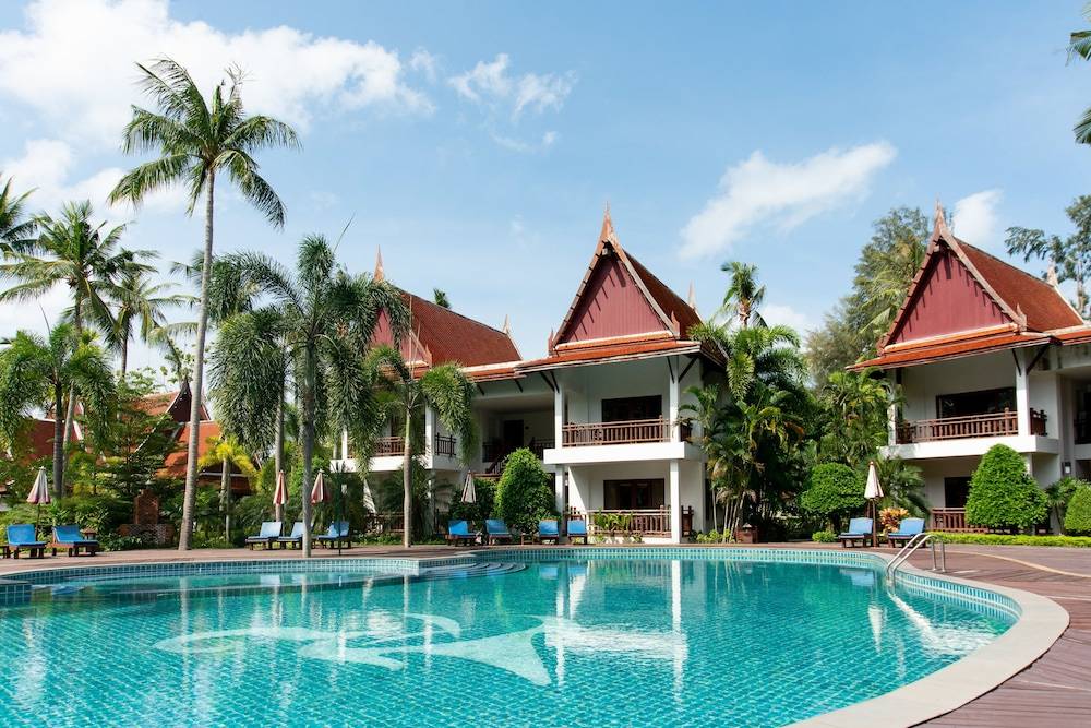 Royal Lanta Resort & Spa