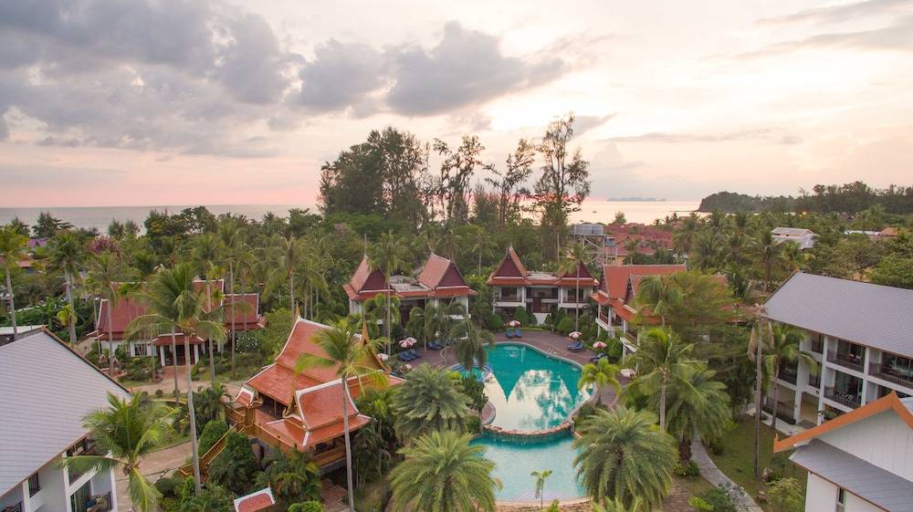 Royal Lanta Resort & Spa