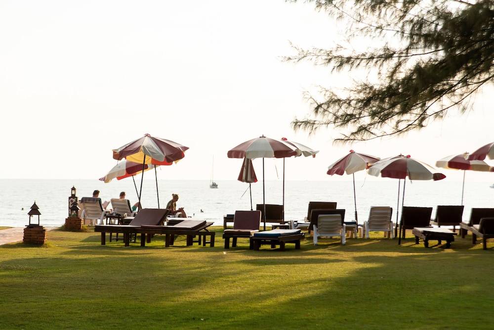 Royal Lanta Resort & Spa