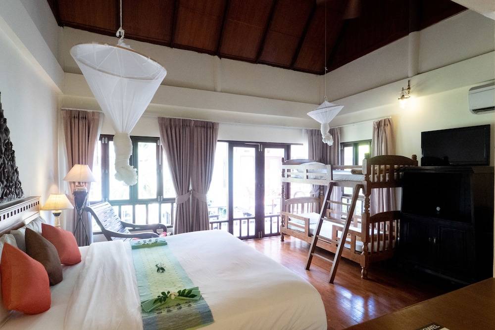 Royal Lanta Resort & Spa