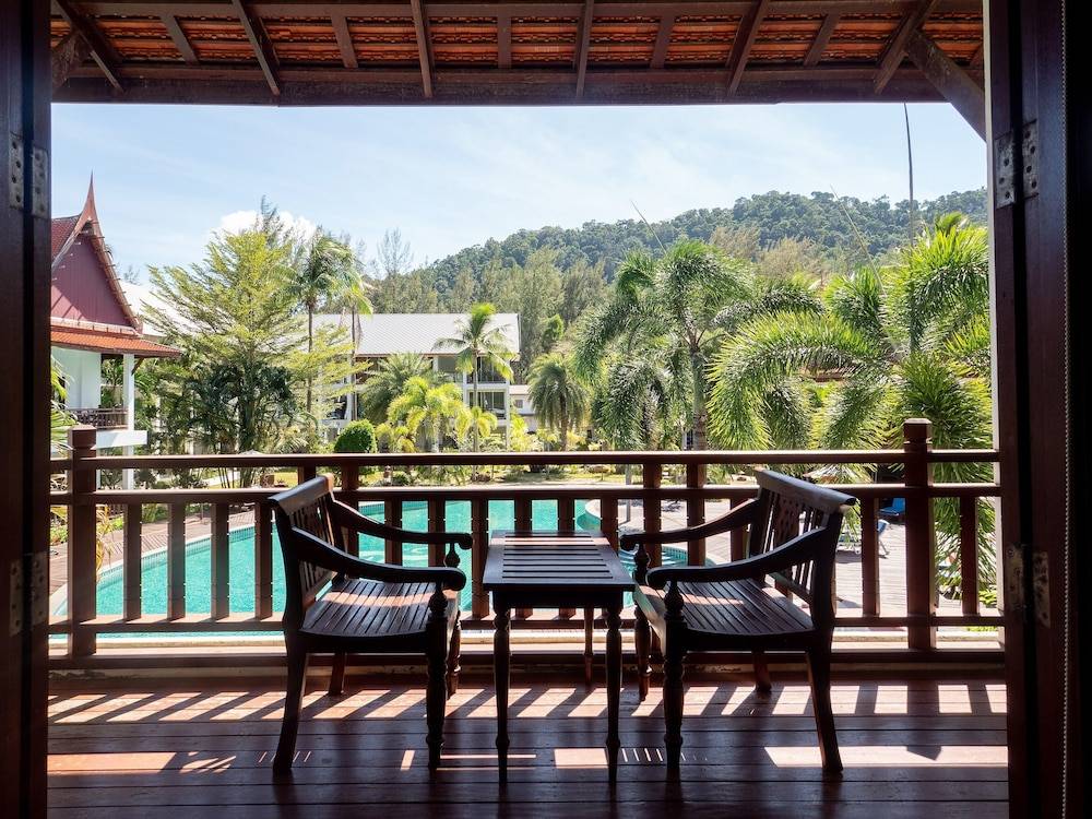 Royal Lanta Resort & Spa