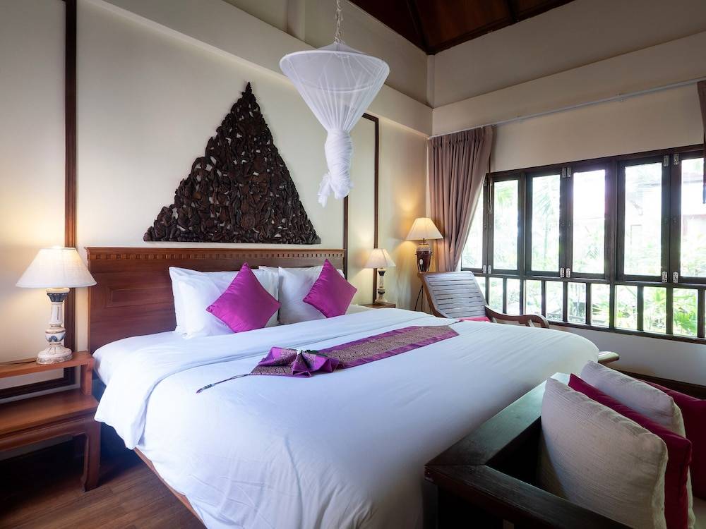 Royal Lanta Resort & Spa