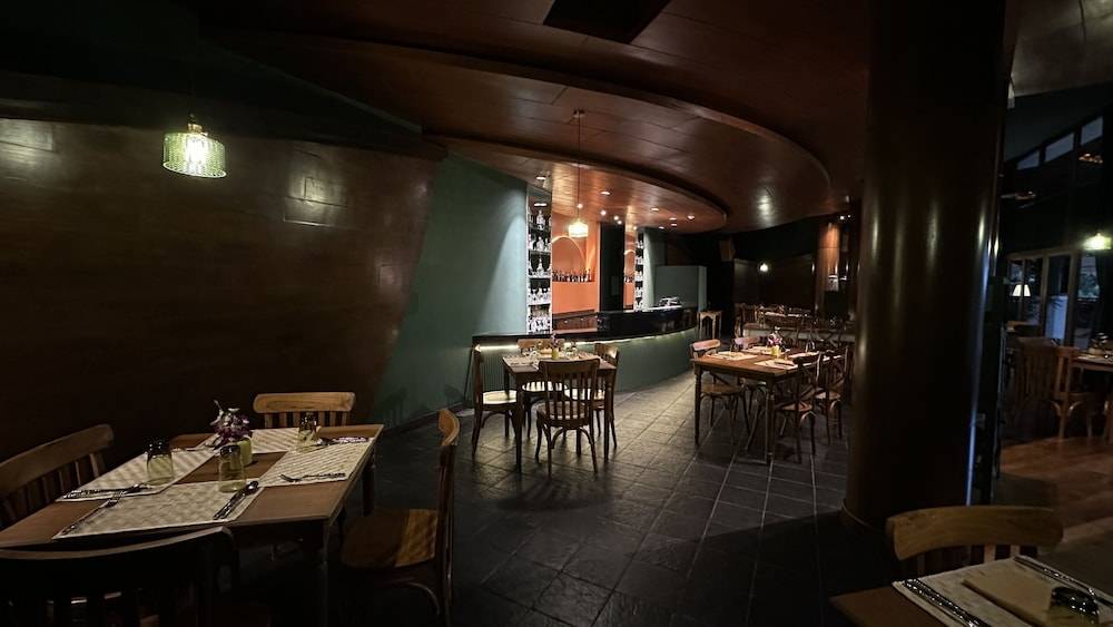 Rawi Warin Resort And Spa