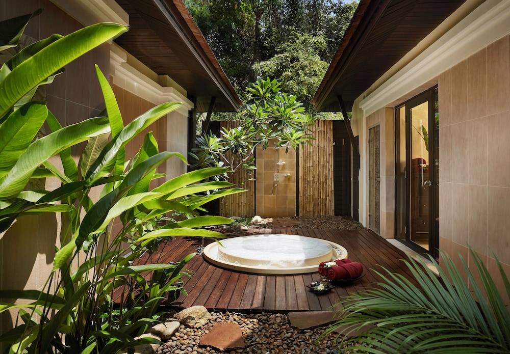 Rawi Warin Resort And Spa