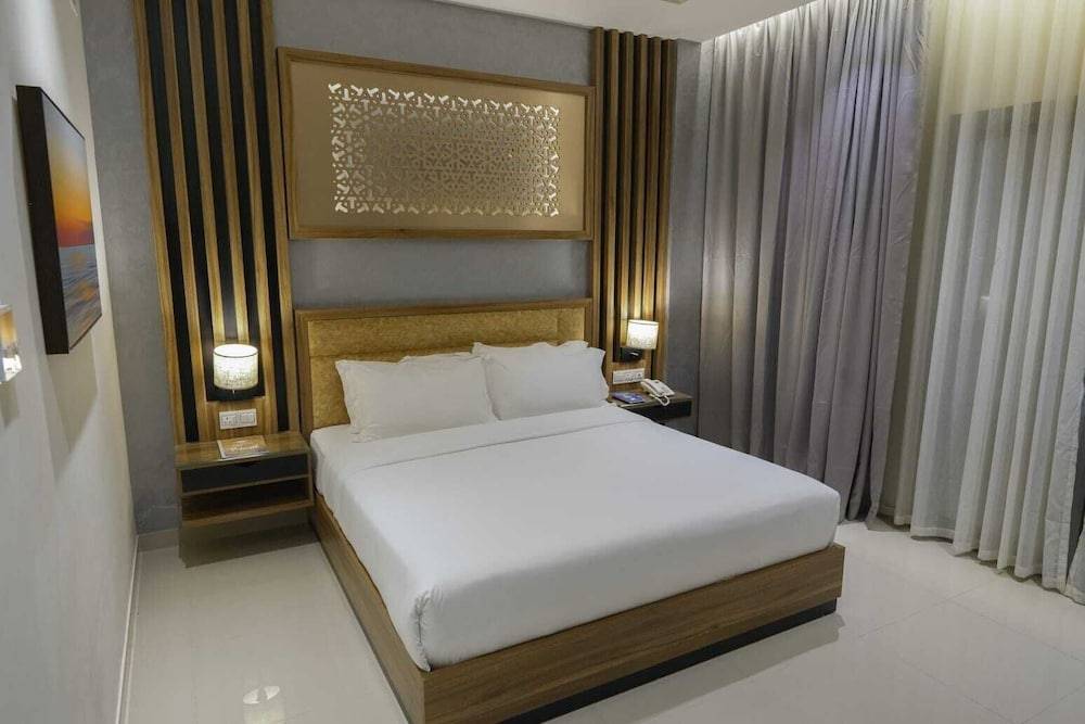 The Plaza Hotel & Resort