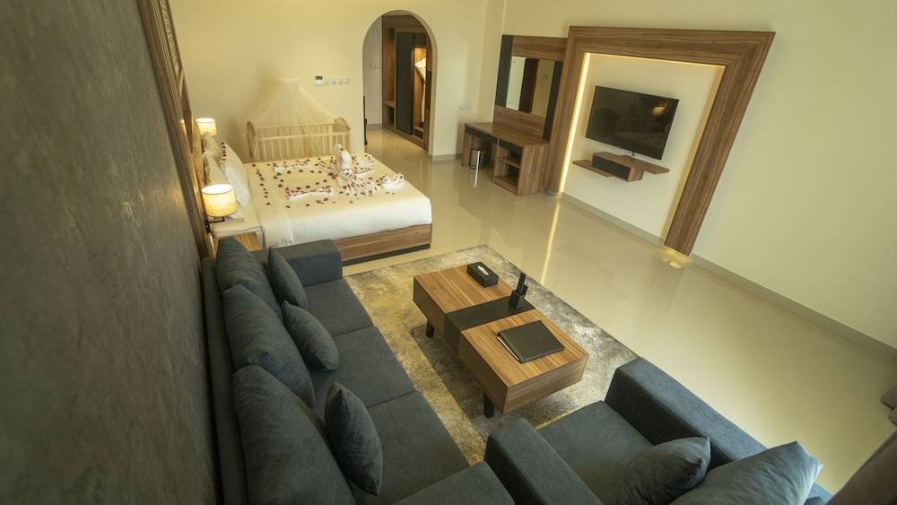 The Plaza Hotel & Resort