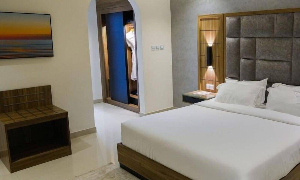 The Plaza Hotel & Resort