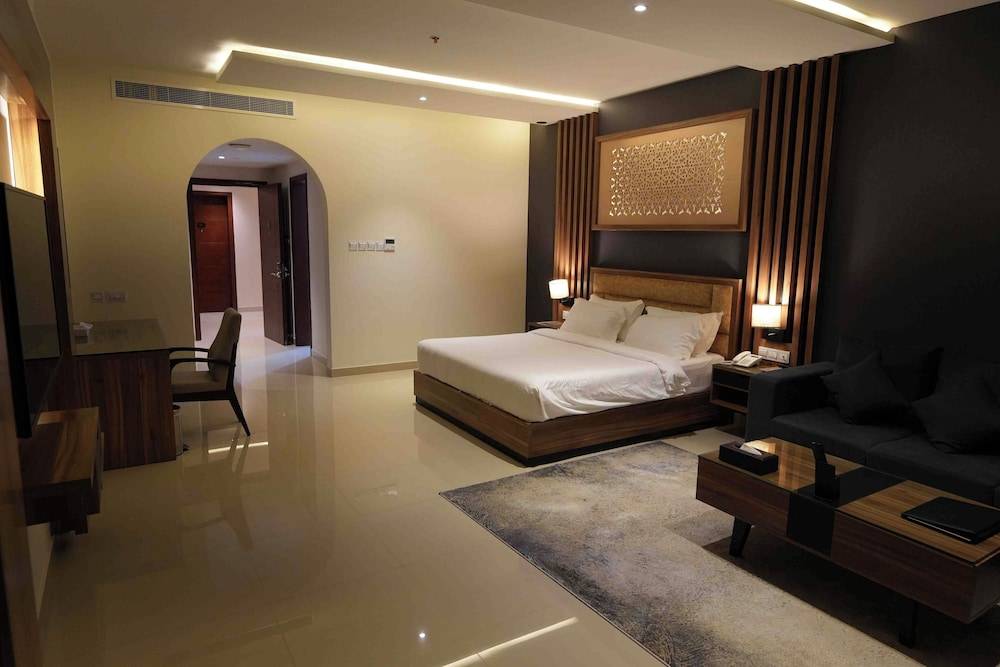 The Plaza Hotel & Resort