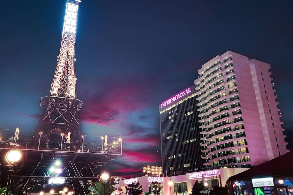 International Hotel Casino & Tower Suites