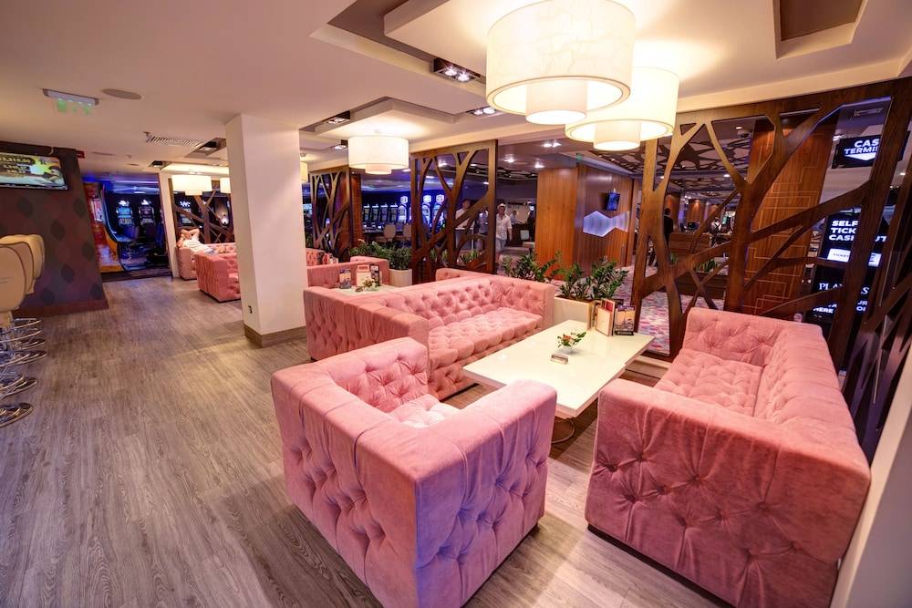 International Hotel Casino & Tower Suites