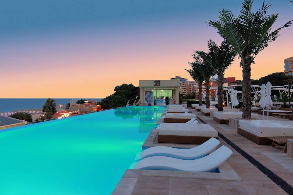 International Hotel Casino & Tower Suites