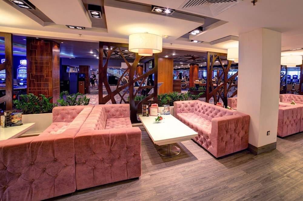 International Hotel Casino & Tower Suites