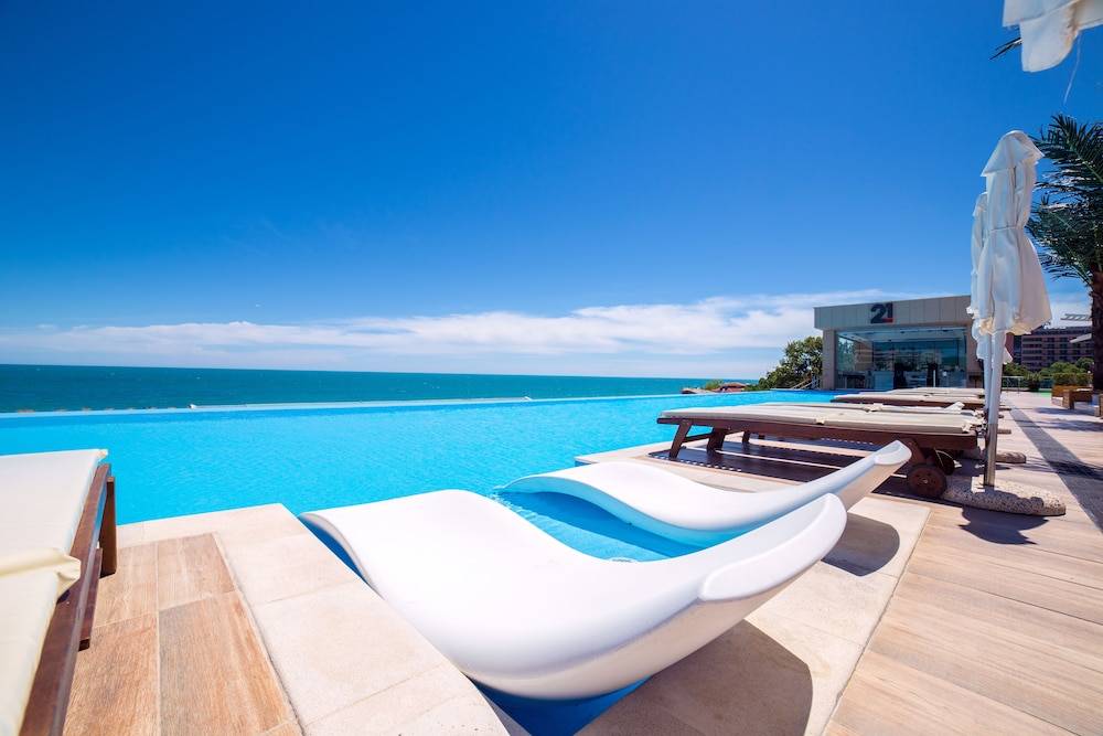 International Hotel Casino & Tower Suites