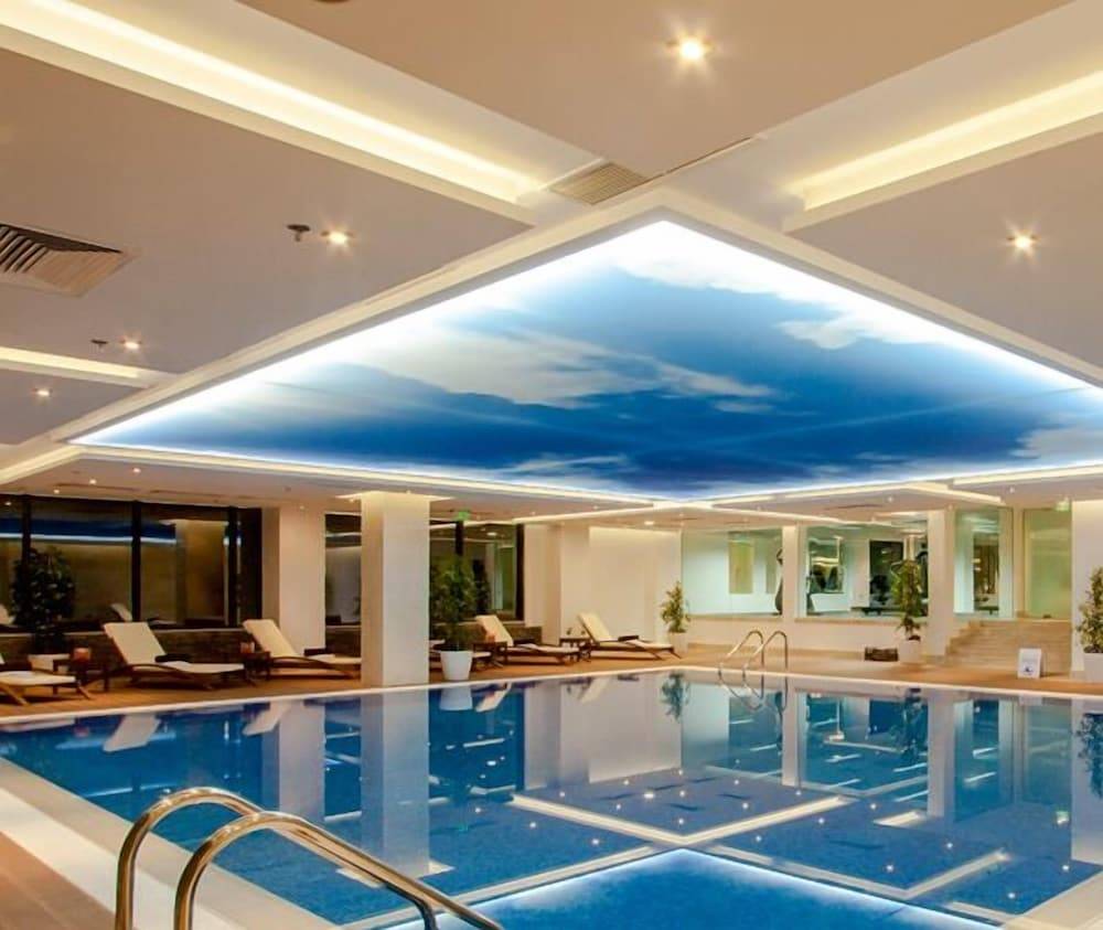 International Hotel Casino & Tower Suites