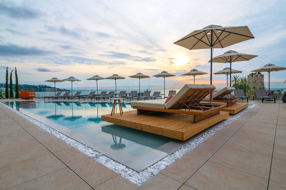 Villa Chinka by Astor Garden Hotel