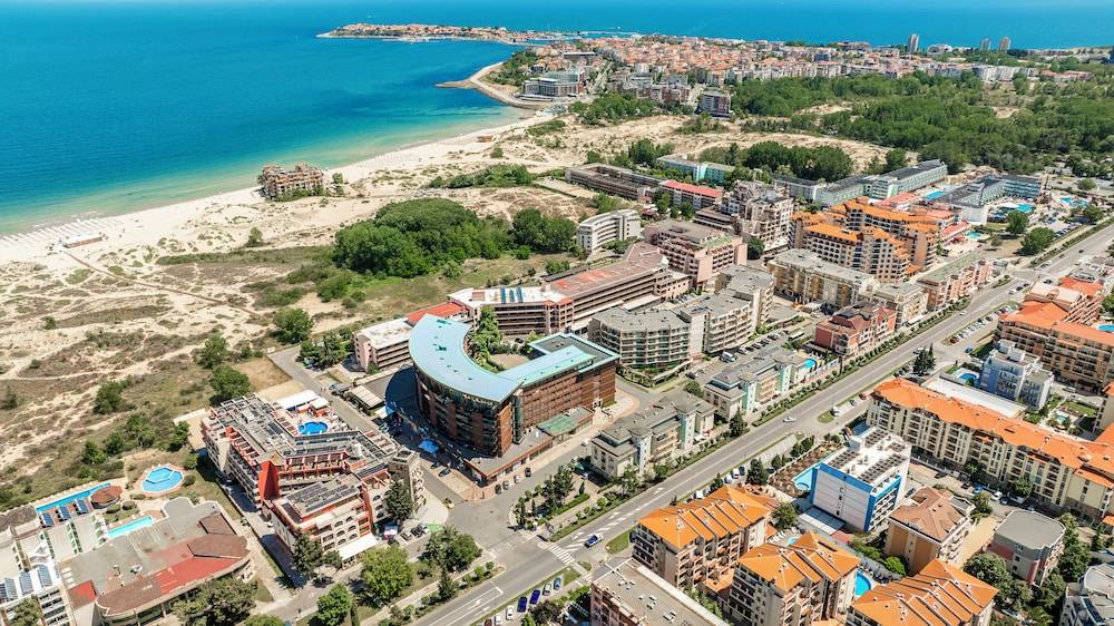 Galeon Residence & Spa