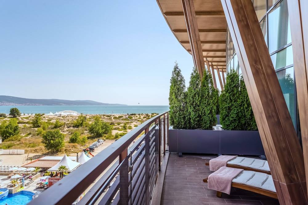 Galeon Residence & Spa