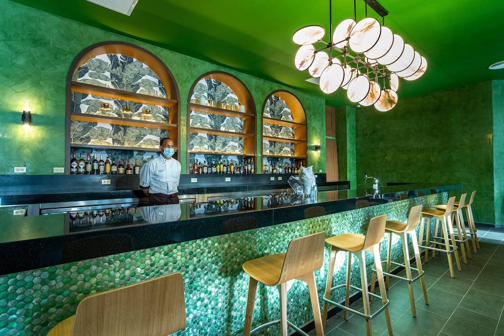 Tropical Deluxe Princess