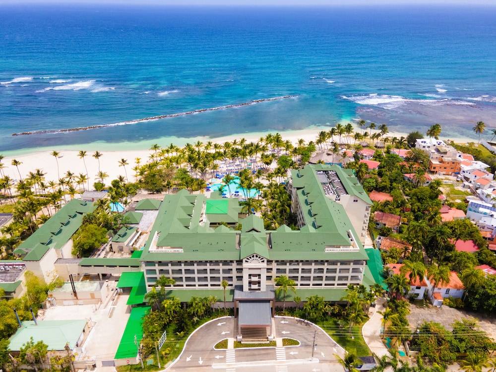 Coral Costa Caribe Beach Resort