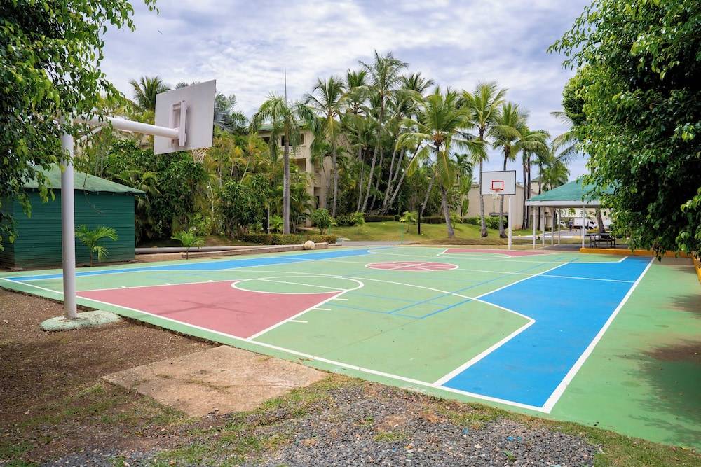 Coral Costa Caribe Beach Resort