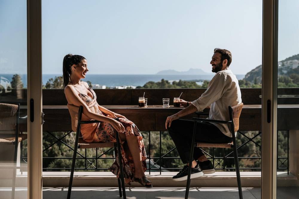 4_w3837h2556x3y4-e33a4f59_z