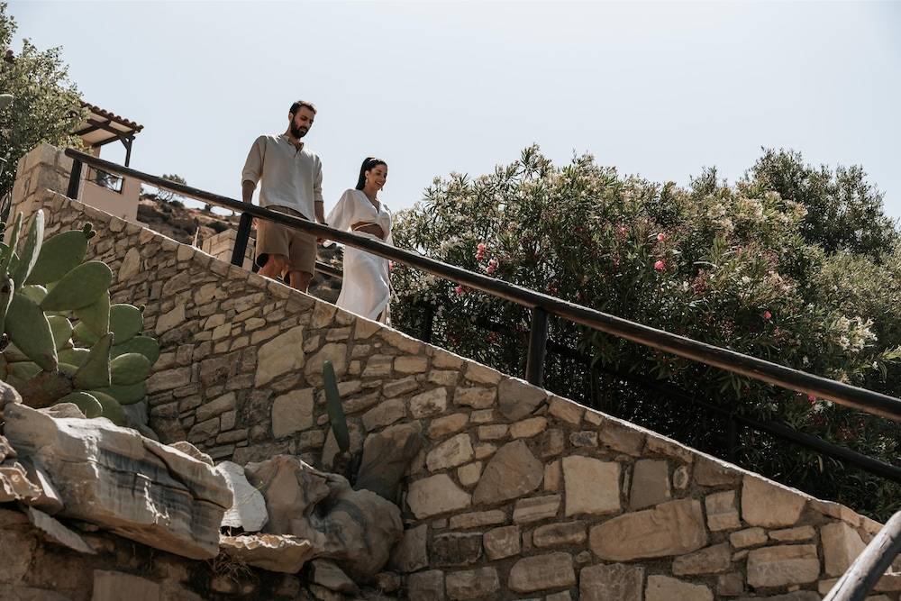 11_w3837h2560x3y0-94a6a203_z