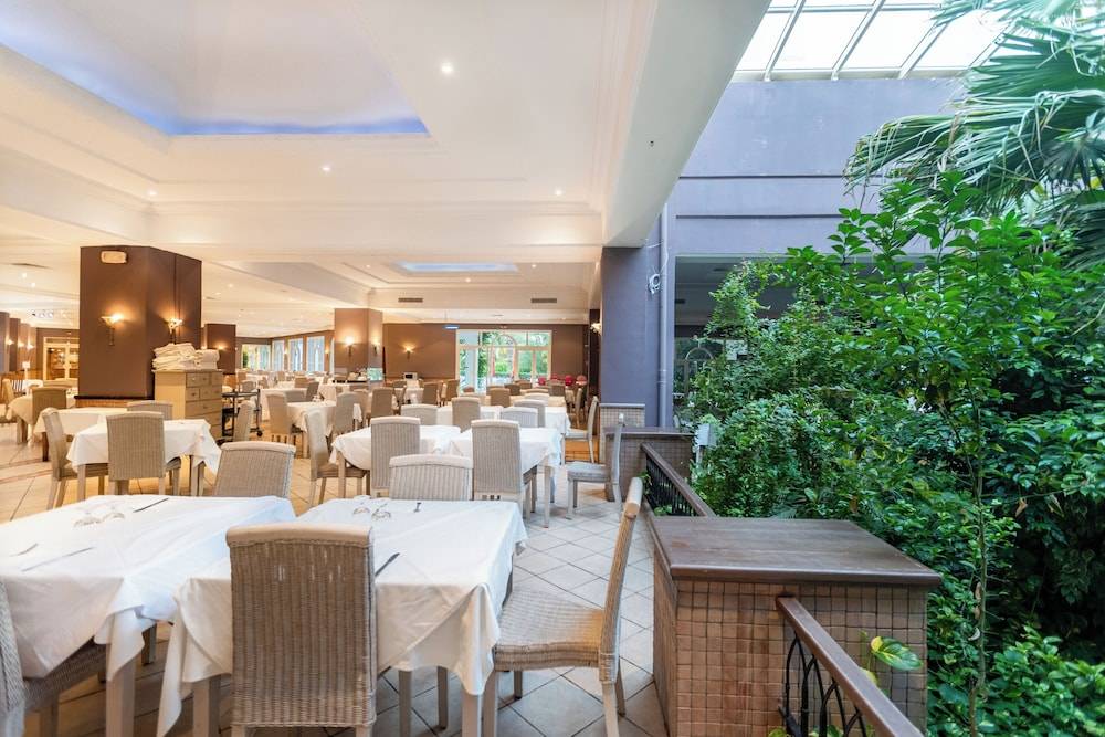 33_w2969h1981x0y0-0b0031b4_z