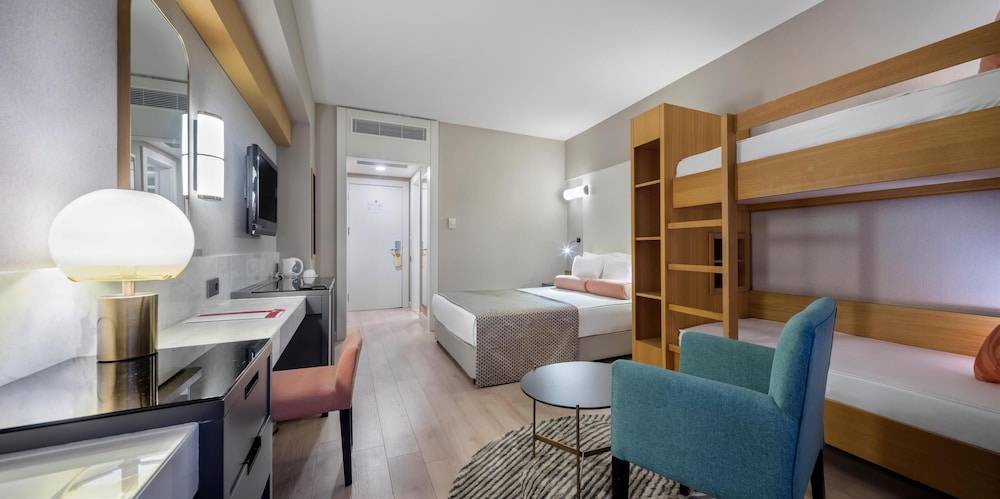 23_w3836h1916x4y4-5c140dde_z