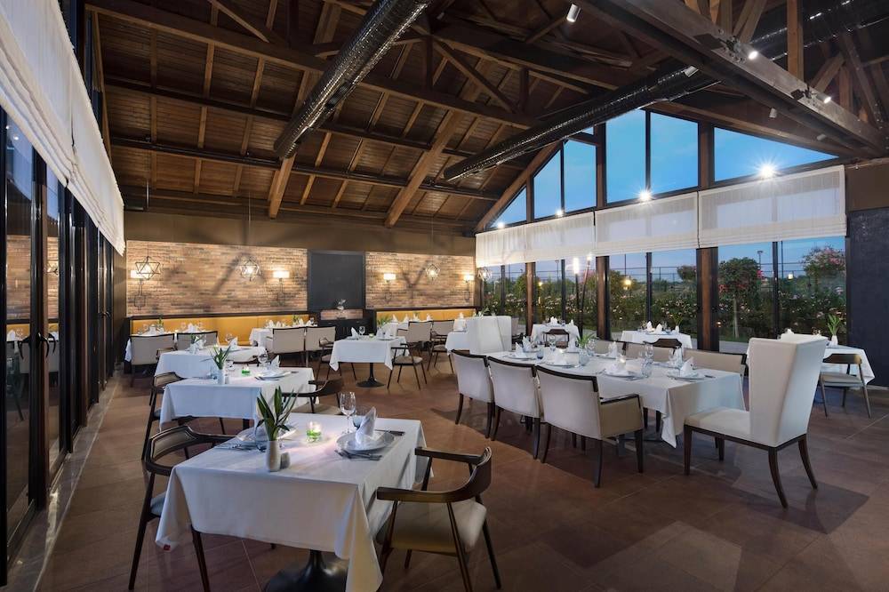 24_w3836h2556x4y3-5647afbe_z